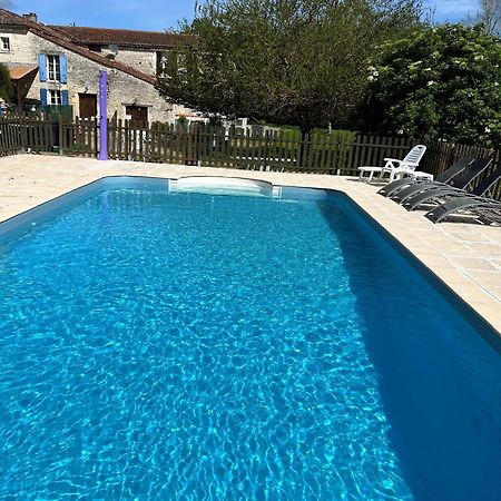 Bed and Breakfast Le Petit Bijou Saint-Fraigne Екстер'єр фото
