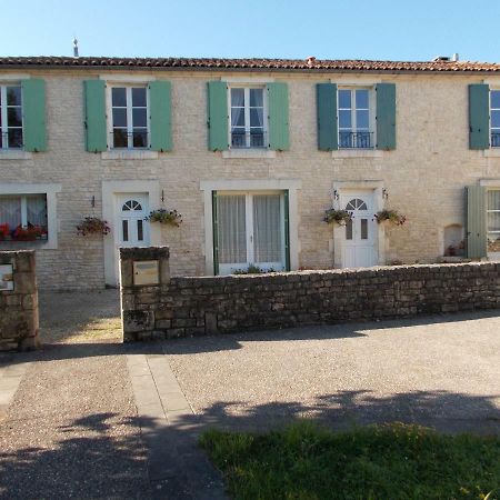 Bed and Breakfast Le Petit Bijou Saint-Fraigne Екстер'єр фото