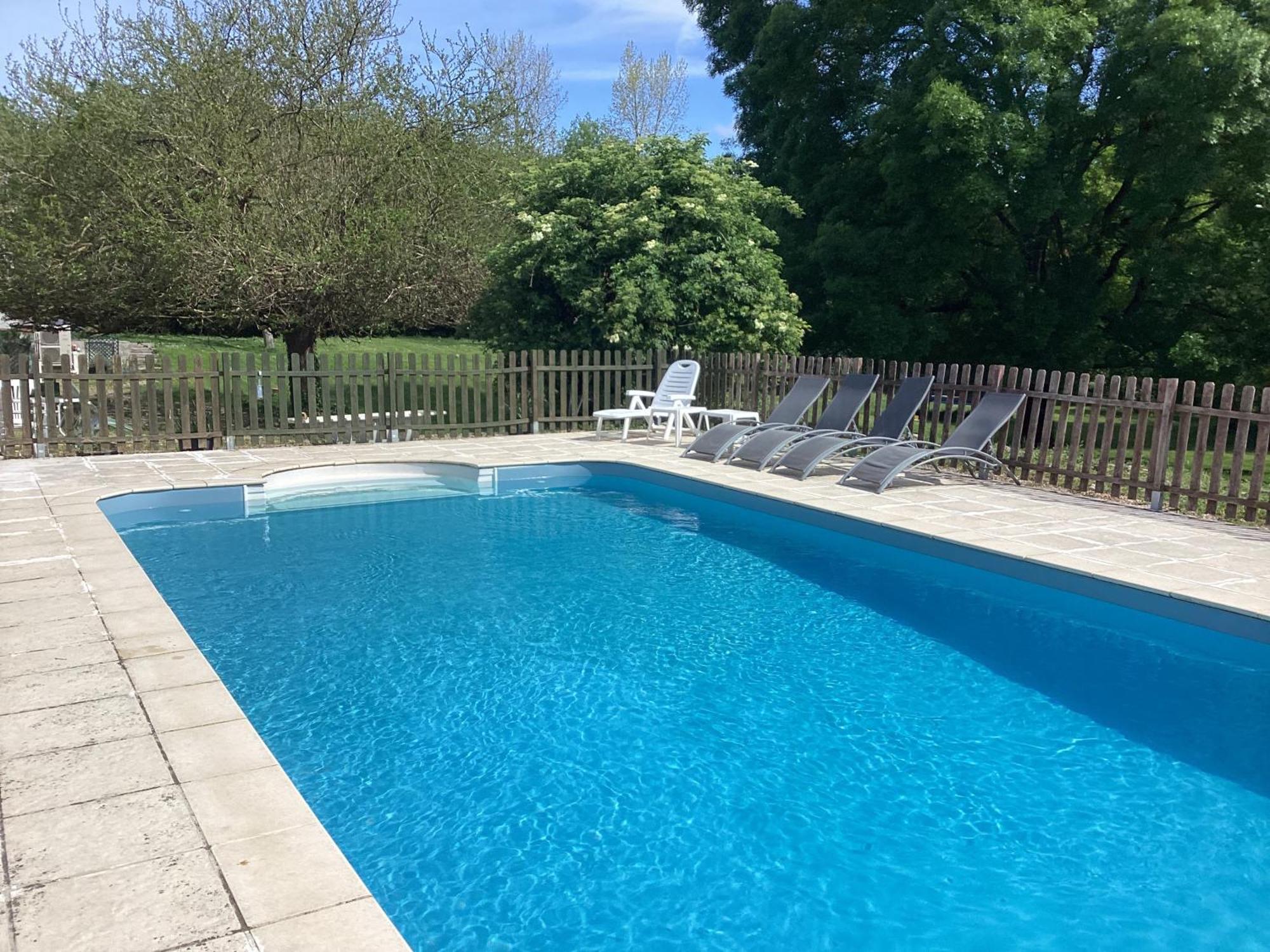 Bed and Breakfast Le Petit Bijou Saint-Fraigne Екстер'єр фото