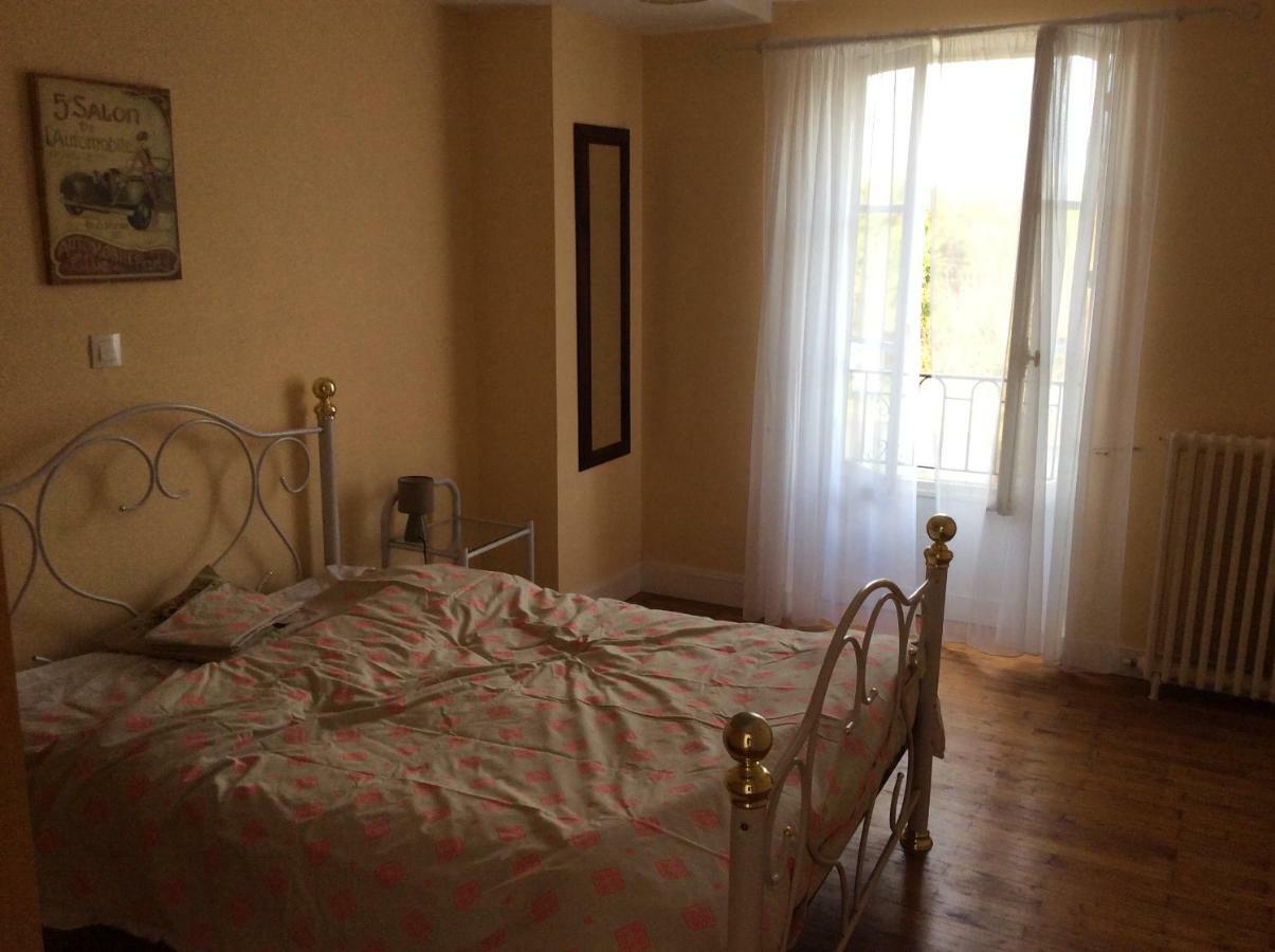 Bed and Breakfast Le Petit Bijou Saint-Fraigne Екстер'єр фото