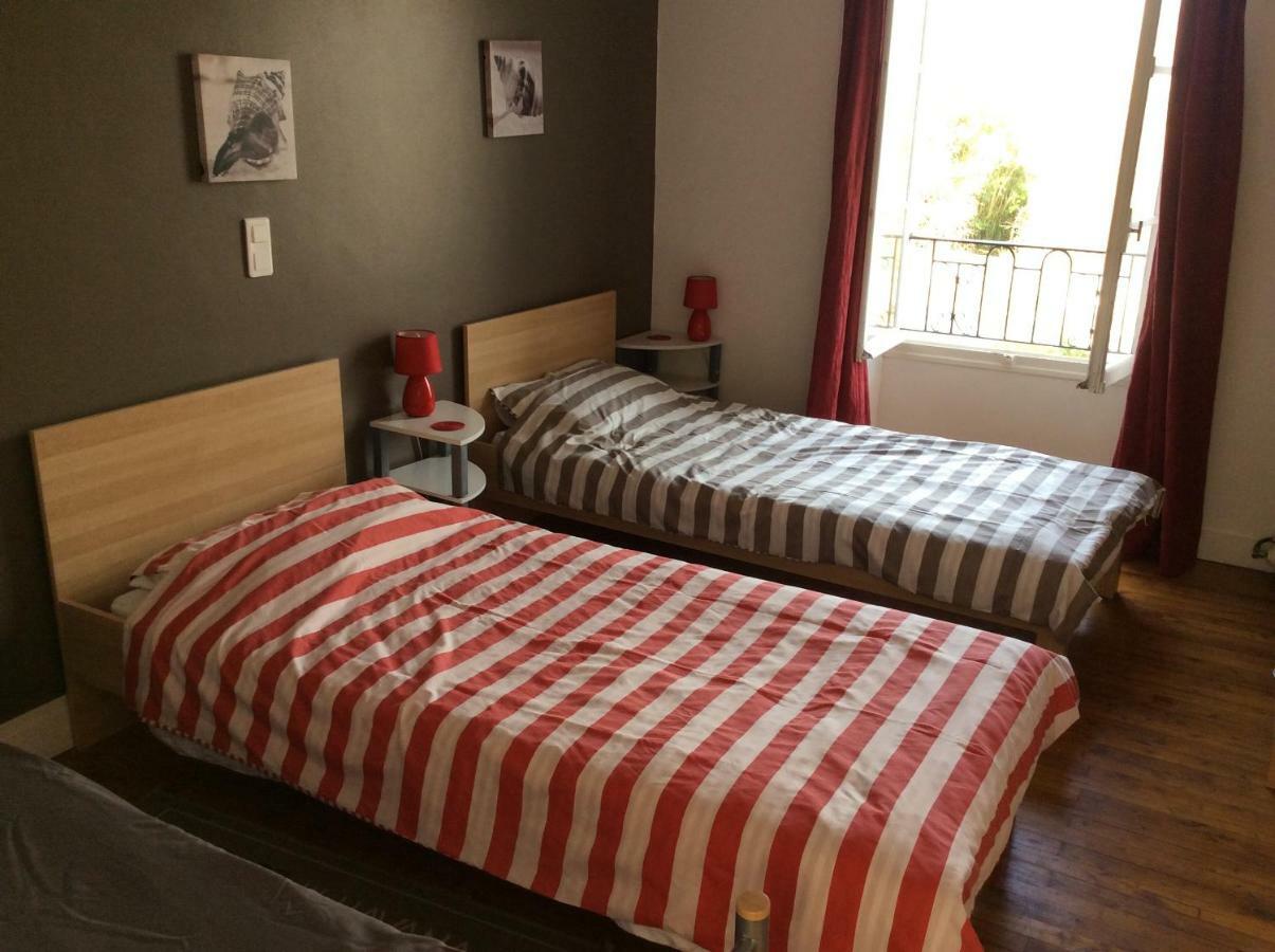 Bed and Breakfast Le Petit Bijou Saint-Fraigne Екстер'єр фото
